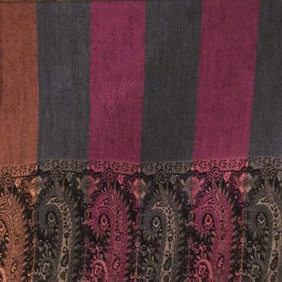 Large Reversible Scarf - Picture 2 of 5